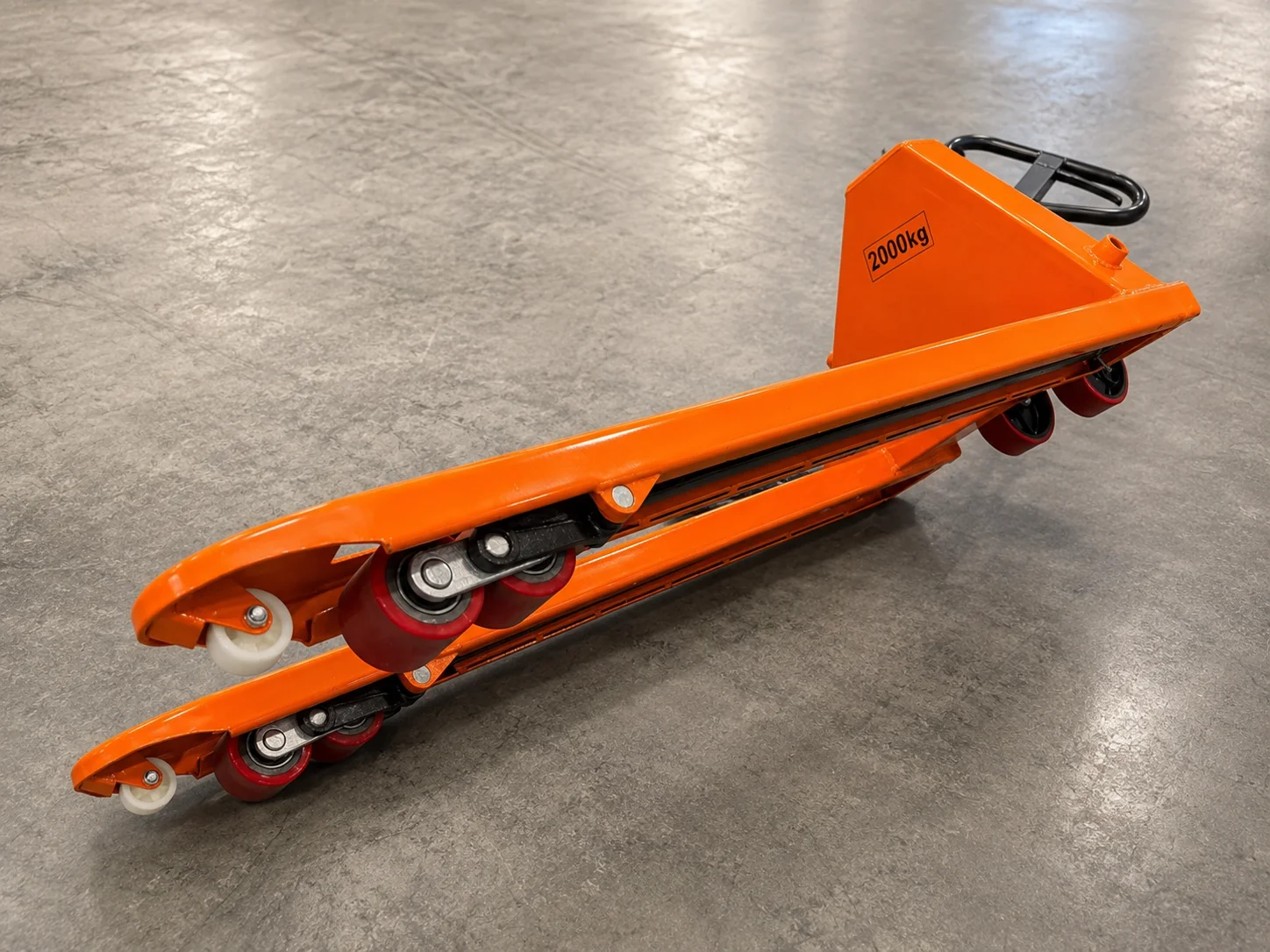 Teslift ručni paletar 2000 kg – 550 × 1150 mm – PU točkići