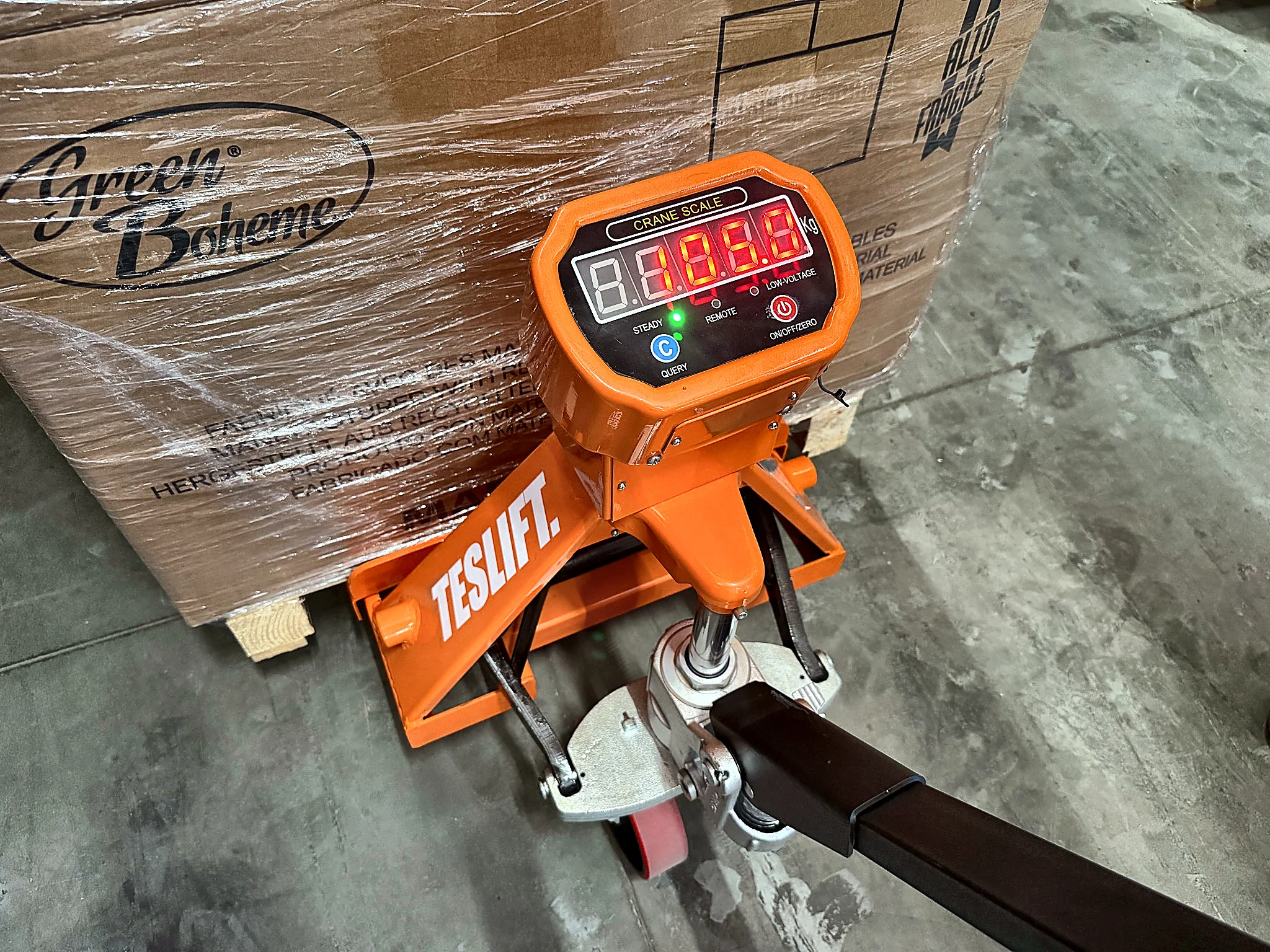 Teslift ručni paletar 2000 kg sa vagom – 550 × 1150 mm – PU točkići